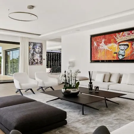 Vakantiehuis Contemporary With Luxurious Facilities 6 Bdr