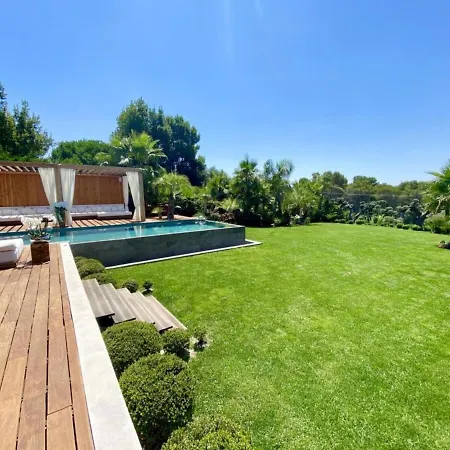 Holiday home Contemporary With Luxurious Facilities 6 Bdr